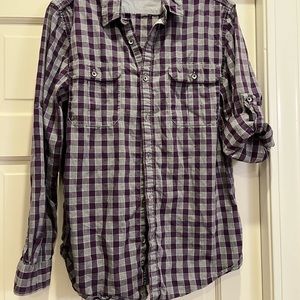 𝅺DKNY size M purple and gray plaid shirt